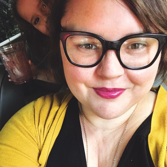 Meet your Posher, Leah - Picture 1 of 1